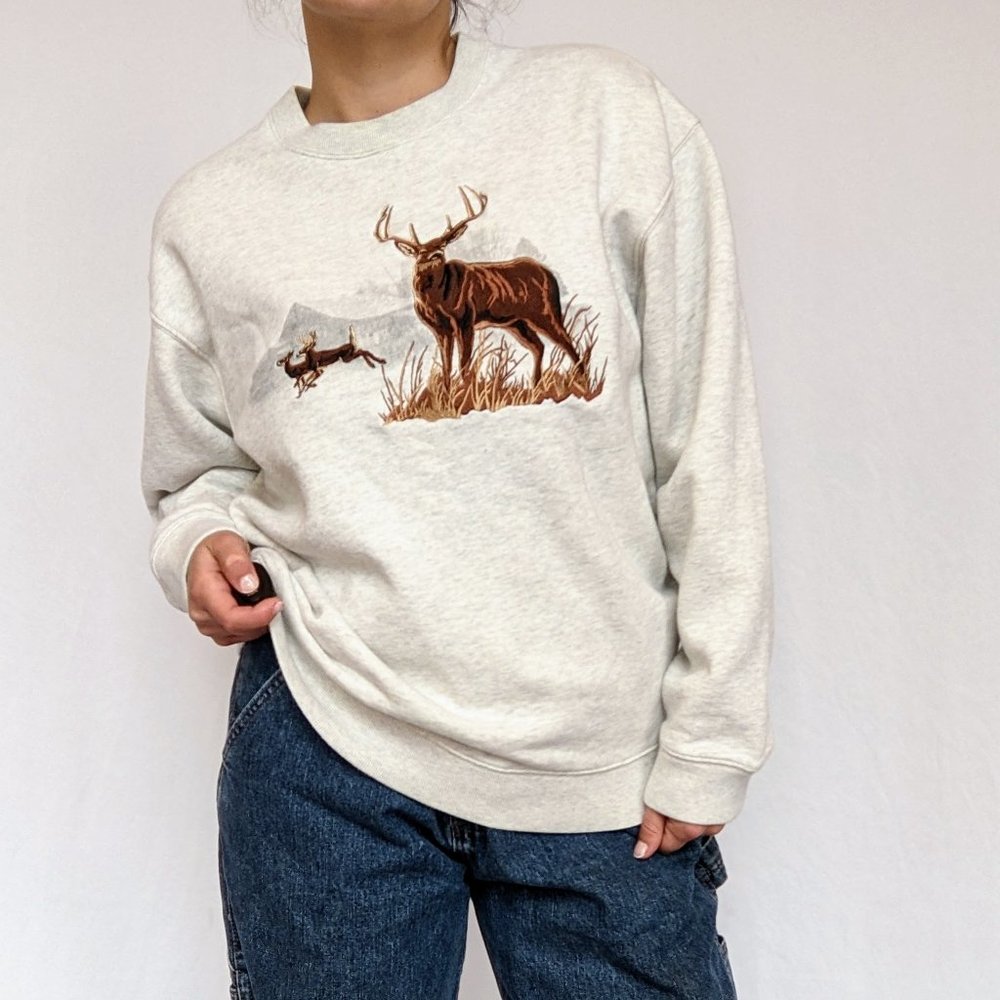 Vintage 90s y2k Embroidered Deer Crewneck Sweatshirt